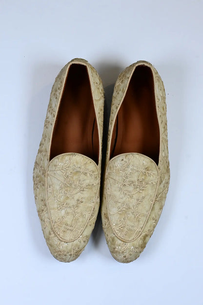 The Antique Ivory