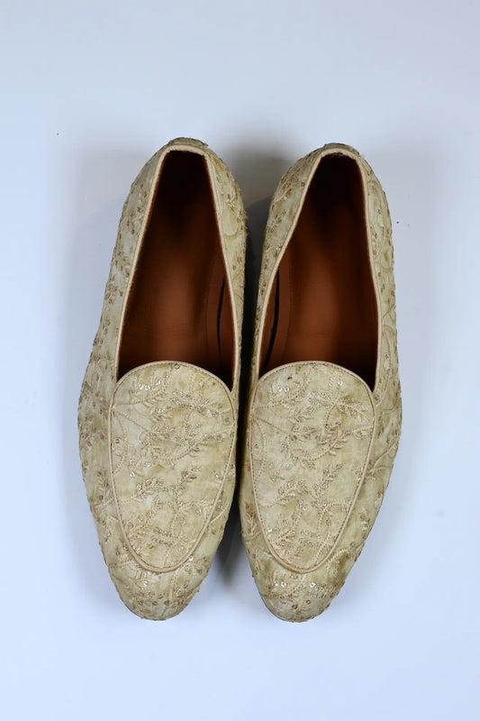 The Antique Ivory